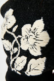 Çiçek Detaylı Siyah Triko Kazak