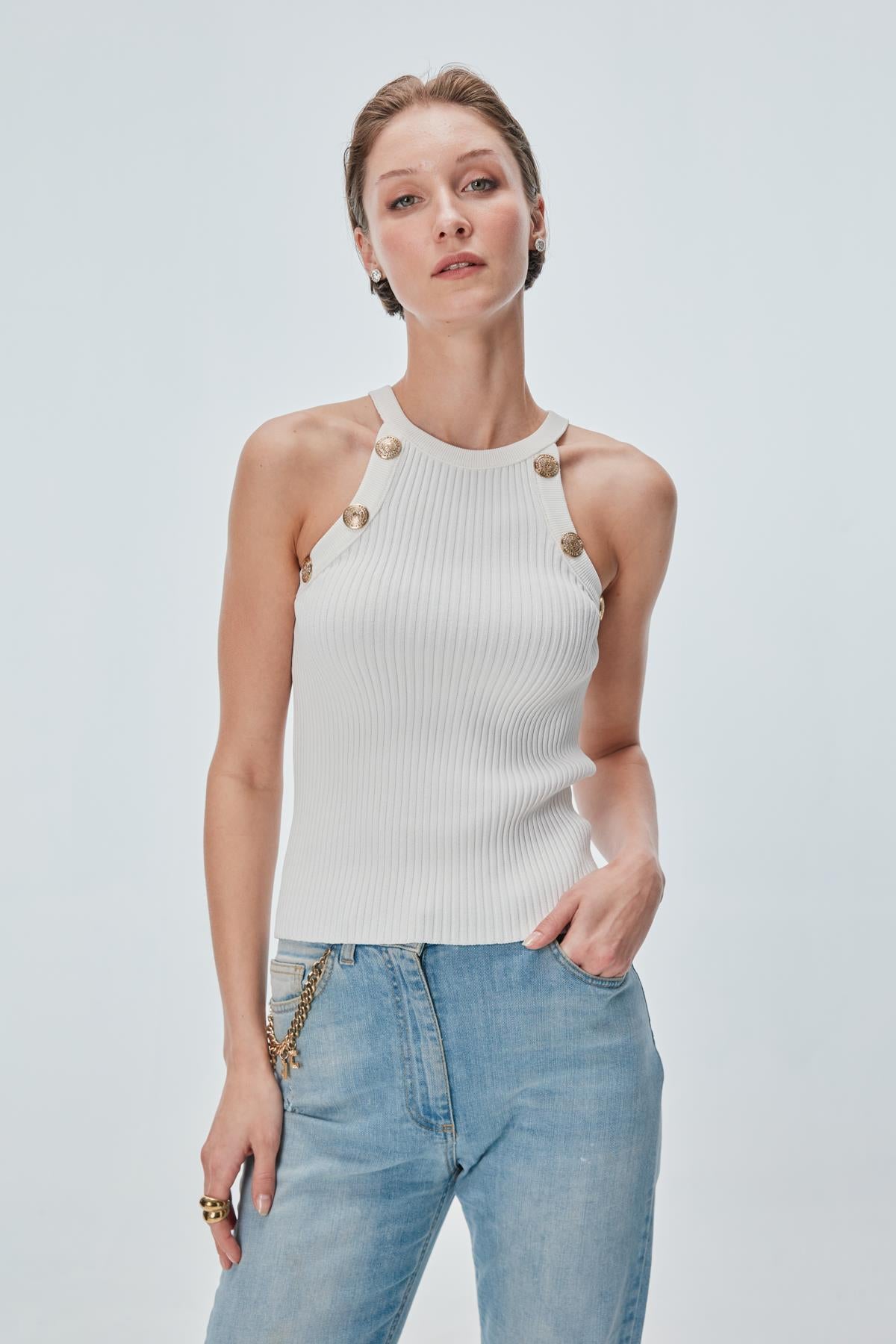 Düğme Detaylı Ekru Halter Yaka Top