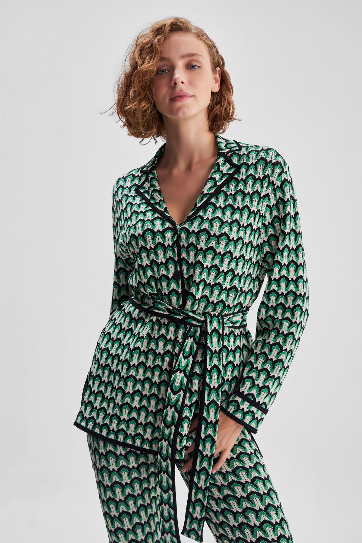 Geometrik Desenli Jakarlı Yeşil Kimono Triko Ceket